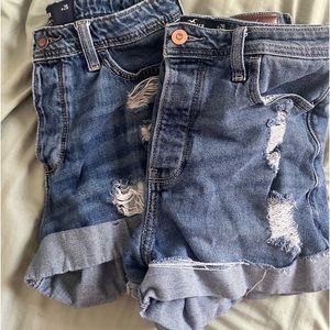 2 Hollister short bundle
